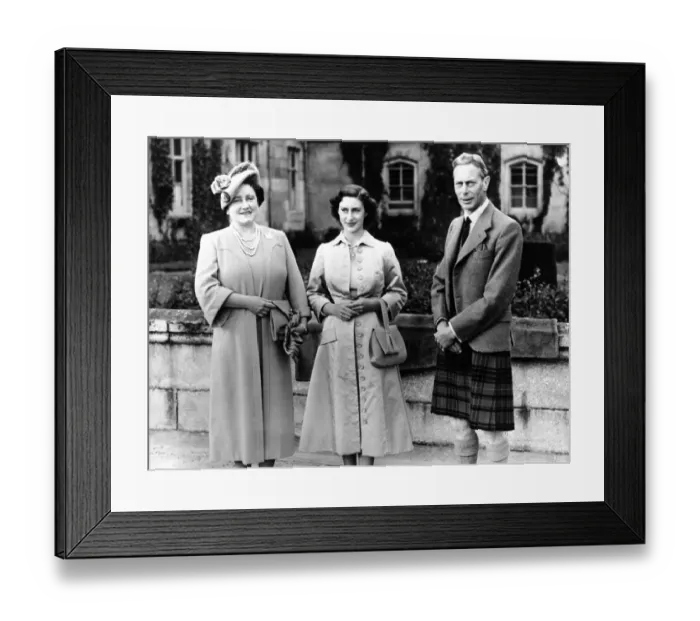 Framed Print : Family Picture at Balmoral Castle Scotland August 1951 Queen Elizabeth Queen Mother Framed Print : Family Picture at Balmoral Castle Scotland August 1951 Queen Elizabeth Queen Mother