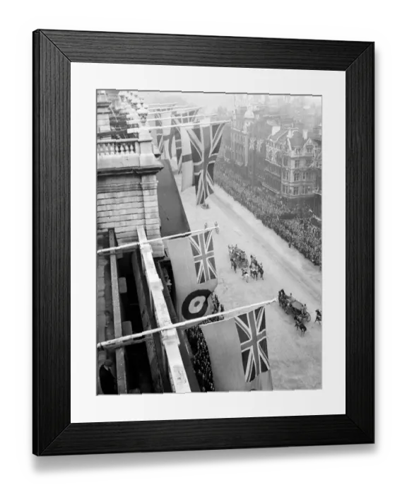 Framed Print : Royal Wedding. H. R. H Princess Elizabeth and Duke of Edinburgh. General view of Framed Print : Royal Wedding. H. R. H Princess Elizabeth and Duke of Edinburgh. General view of
