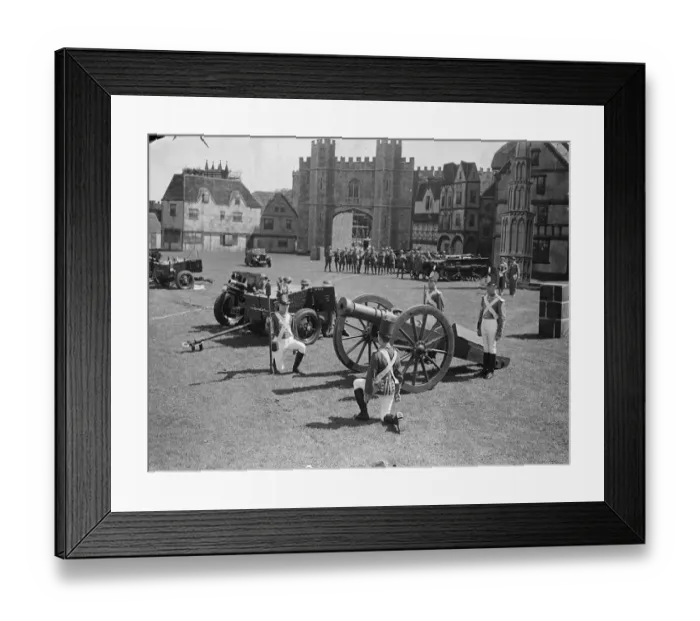 Framed Print : Ancient and modern artillery in action at Aldershot Tattoo rehearsal. Rehearsal