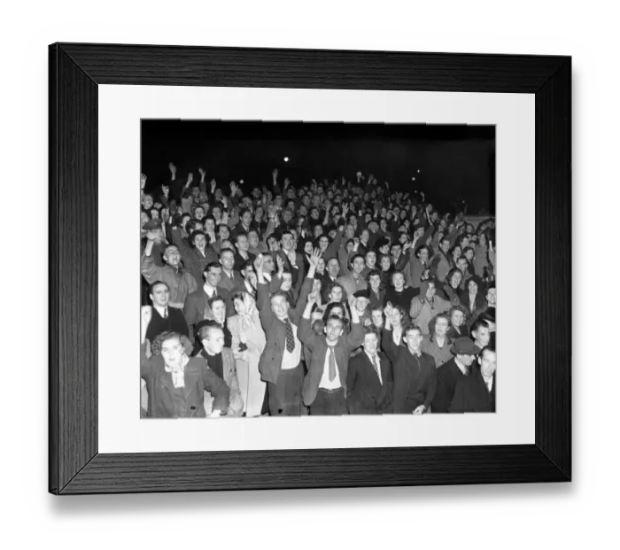 Framed Print : At 9. 14 pm last night a son was born to Princess Elizabeth. Both Princess Elizabeth Framed Print : At 9. 14 pm last night a son was born to Princess Elizabeth. Both Princess Elizabeth