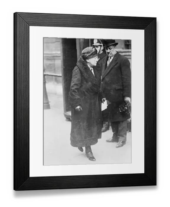 Framed Print : New London luxary pleasure steamer on view. he Royal Eagle, the new Thames Luxury steamer Framed Print : New London luxary pleasure steamer on view. he Royal Eagle, the new Thames Luxury steamer