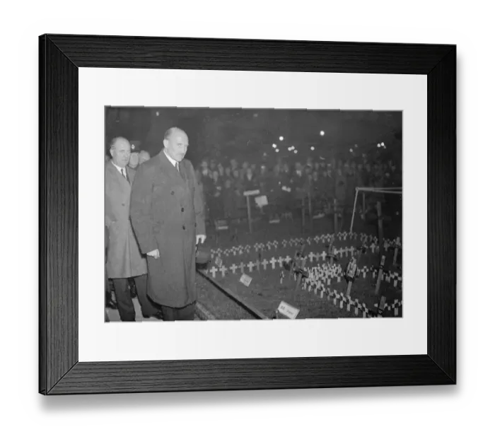 Framed Print : Prince Arthur of Connaught lays wreath on Royal Scots Greys Regimental Grave. Prince Framed Print : Prince Arthur of Connaught lays wreath on Royal Scots Greys Regimental Grave. Prince