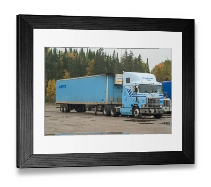 Framed Print : A 6x4 International tracker unit with a 2 axle box reefer (refrigerated trailer) Framed Print : A 6x4 International tracker unit with a 2 axle box reefer (refrigerated trailer)