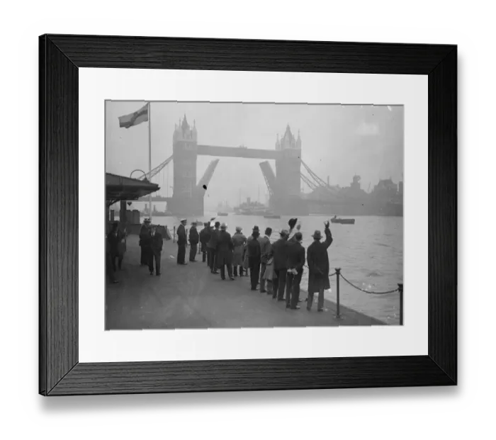 Framed Print : Luxury Thames pleasure steamer arrives in the Thames. The luxury Thame pleasure steamer Framed Print : Luxury Thames pleasure steamer arrives in the Thames. The luxury Thame pleasure steamer