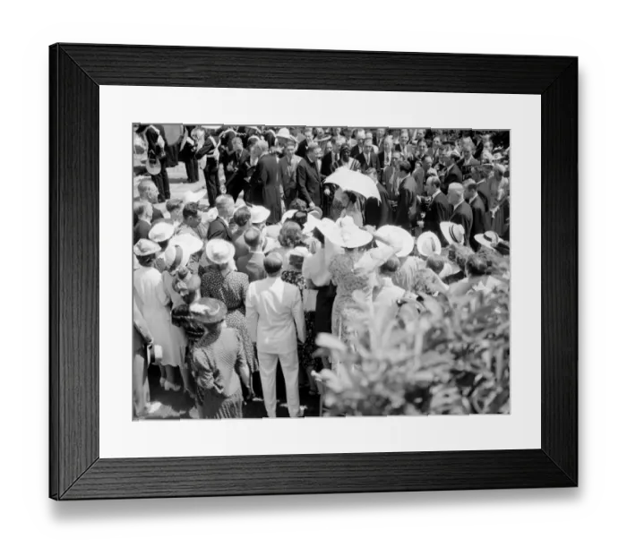 Framed Print : The Royal tour of Canada and the USA by King George VI and Queen Elizabeth - 1939 Framed Print : The Royal tour of Canada and the USA by King George VI and Queen Elizabeth - 1939