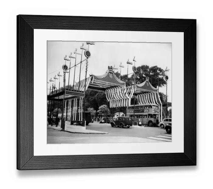 Framed Print : The Royal Borough Decorated For Coronation Elaborate decorations span the roadway Framed Print : The Royal Borough Decorated For Coronation Elaborate decorations span the roadway