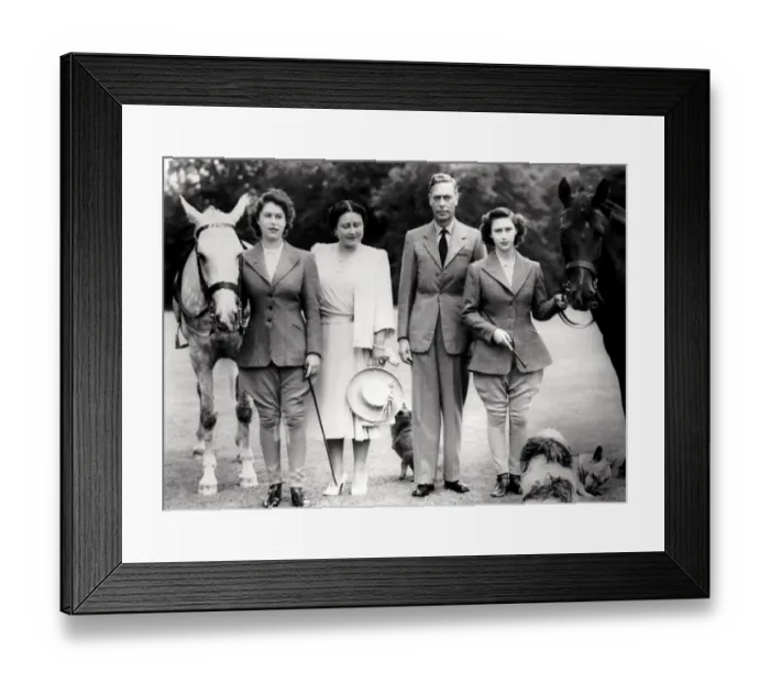 Framed Print : Her Majesty, Queen Elizabeth, The Queen Mother with King George VI and their daughters Framed Print : Her Majesty, Queen Elizabeth, The Queen Mother with King George VI and their daughters