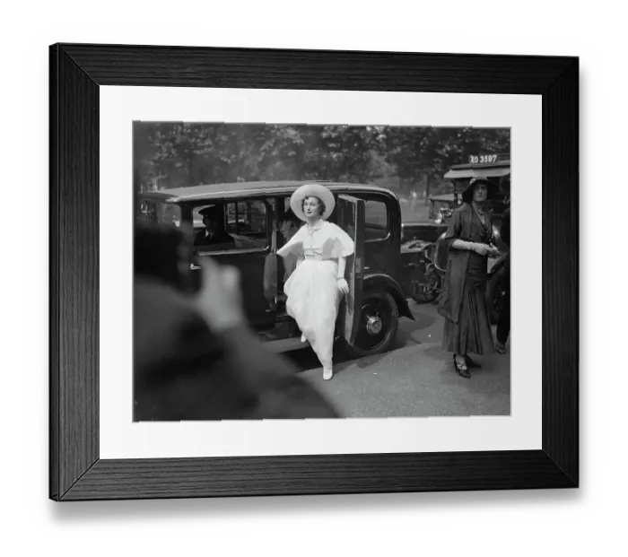 Framed Print : Nine thousand guests at royal garden party at Buckingham Palace. There were about