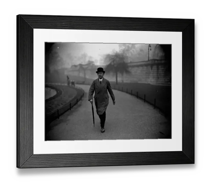 Framed Print : Mr E H Golby, the Senior Postal Official at Buckingham Palace retires today after Framed Print : Mr E H Golby, the Senior Postal Official at Buckingham Palace retires today after