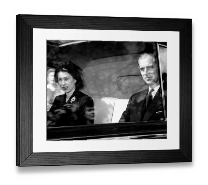 Framed Print : Mer Majesty the Queen left Clarence House for the last time today before she takes