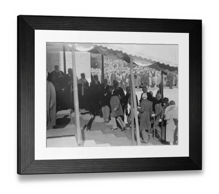 Framed Print : King George V and Queen Mary visit Cambridge to open the new University library Framed Print : King George V and Queen Mary visit Cambridge to open the new University library