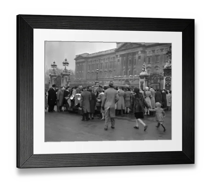 Framed Print : Royal Wedding. On the eve of the Royal Wedding Buckingham Palace has attracted many Framed Print : Royal Wedding. On the eve of the Royal Wedding Buckingham Palace has attracted many