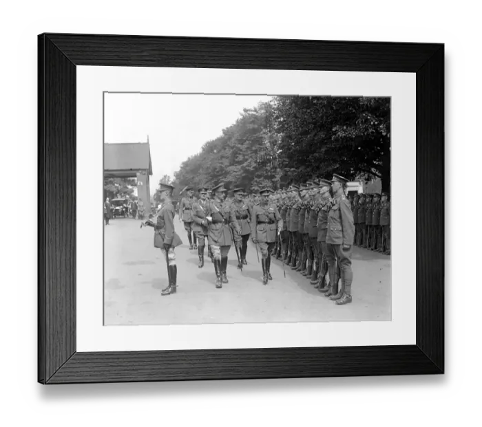 Framed Print : Royal visit to Bedford. A Guard Of Honour at the Station 27 June 1918