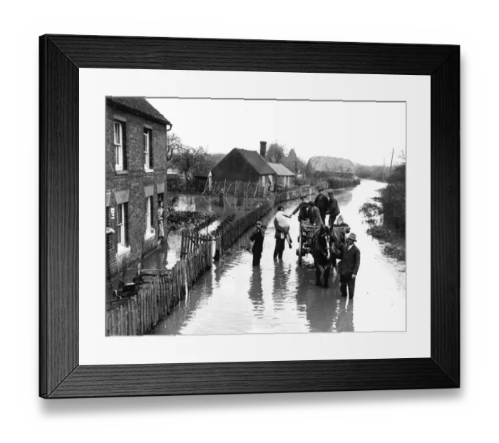 Framed Print : Widespread havoc caused by floods after heavy rain as the level of the River Medway burst its banks Framed Print : Widespread havoc caused by floods after heavy rain as the level of the River Medway burst its banks