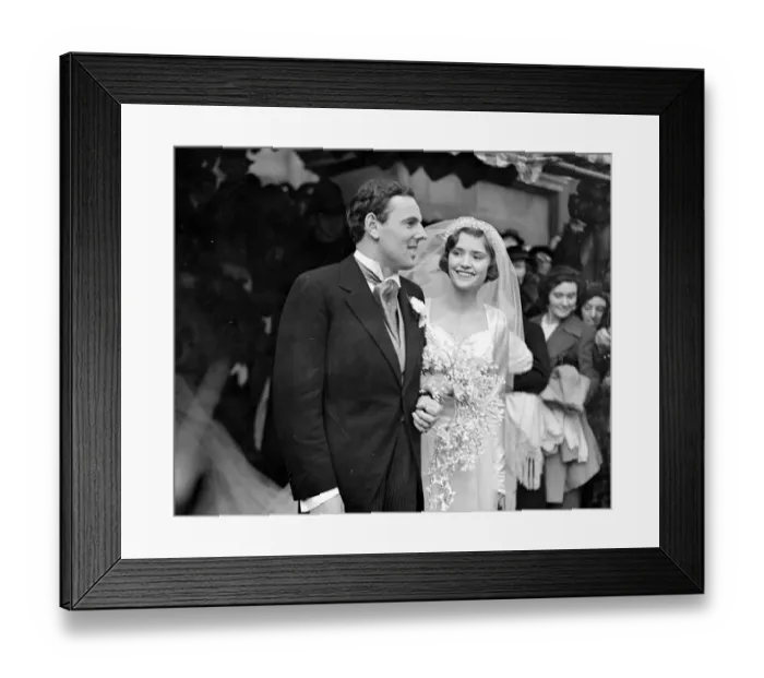 Framed Print : Wedding of Count John De Bendern and Lady Patricia Douglas at Brompton Oratory 27 Framed Print : Wedding of Count John De Bendern and Lady Patricia Douglas at Brompton Oratory 27