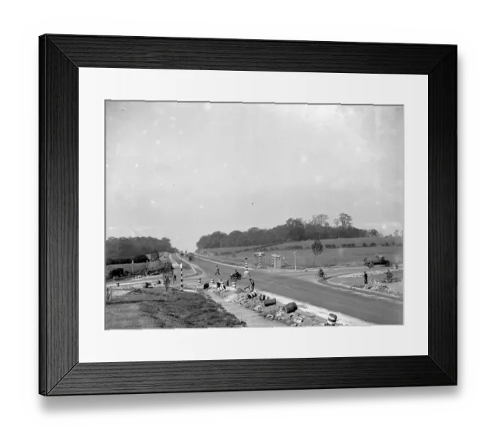 Framed Print : Repairs at Sidcup by pass crossing in Kent. 29 October 1934 Framed Print : Repairs at Sidcup by pass crossing in Kent. 29 October 1934