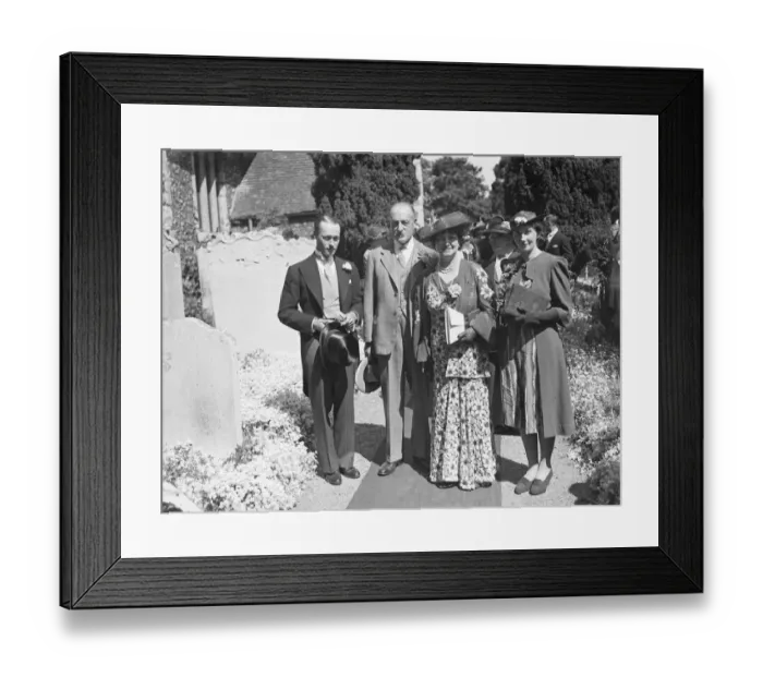 Framed Print : The wedding of Guy Farr and Miss Stacey in Crayford, Kent. A family shot. 1939 Framed Print : The wedding of Guy Farr and Miss Stacey in Crayford, Kent. A family shot. 1939
