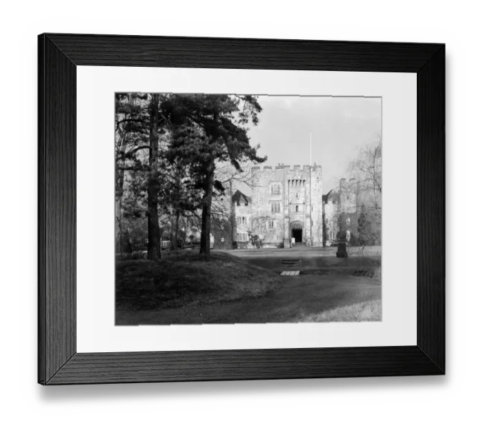 Framed Print : Hever Castle, Edenbridge, Kent, England : residence of Major and the Honourable Framed Print : Hever Castle, Edenbridge, Kent, England : residence of Major and the Honourable