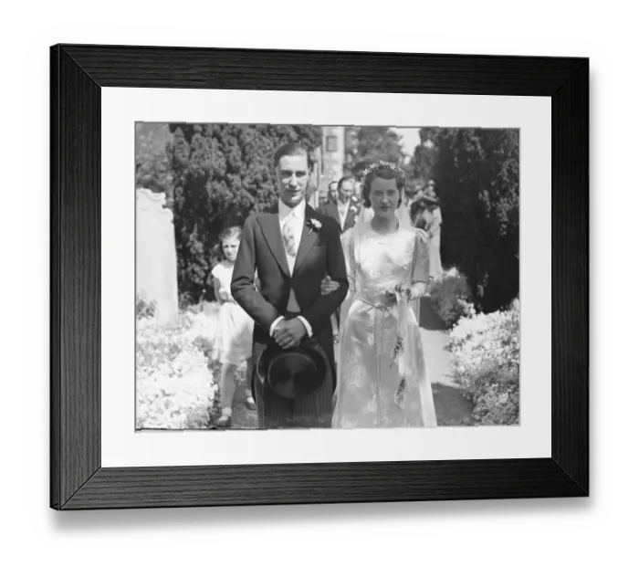 Framed Print : The wedding of Guy Farrr and Mary Stacey in Crayford, Kent. The bride and bridegroom