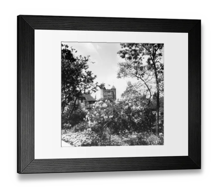 Framed Print : Sissinghurst Castle tower and South Cottage Kent