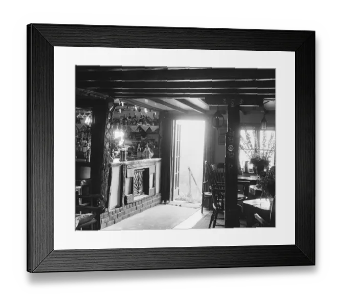 Framed Print : The Spotted Dog public house. Smarts Hill, Penshurst, Kent, England 10 July 1963