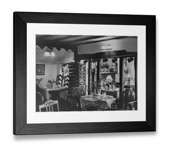 Framed Print : The Spotted Dog public house. Smarts Hill, Penshurst, Kent, England 10 July 1963