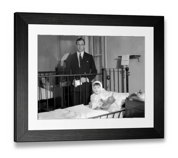 Framed Print : The Duke of Kent with Eileen Fulker in the Winchester ward at St. Georges Hospital Framed Print : The Duke of Kent with Eileen Fulker in the Winchester ward at St. Georges Hospital