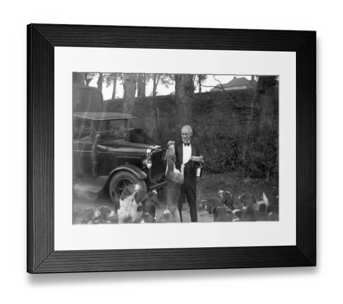 Framed Print : The Royal Artillery (RA) Drag hunt at Green St Green, Kent. Feeding the hounds. 1934