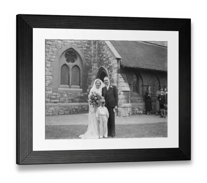 Framed Print : The wedding of Mr Albert Victor Phipps and Miss Ivy Florence Morgan in Eltham, Kent Framed Print : The wedding of Mr Albert Victor Phipps and Miss Ivy Florence Morgan in Eltham, Kent
