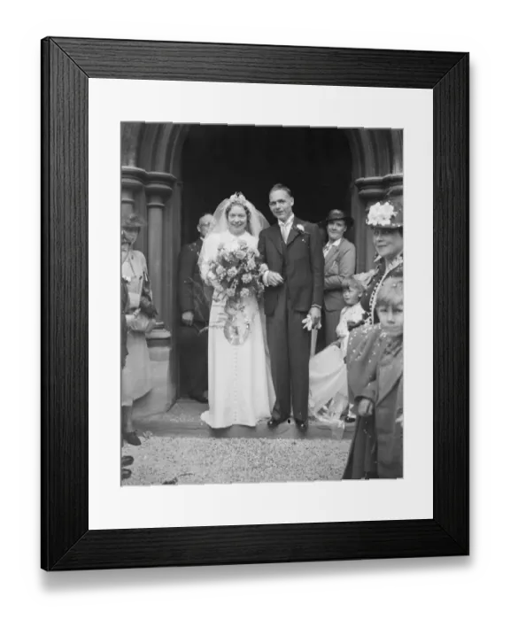 Framed Print : The wedding of Mr Albert Victor Phipps and Miss Ivy Florence Morgan in Eltham, Kent Framed Print : The wedding of Mr Albert Victor Phipps and Miss Ivy Florence Morgan in Eltham, Kent