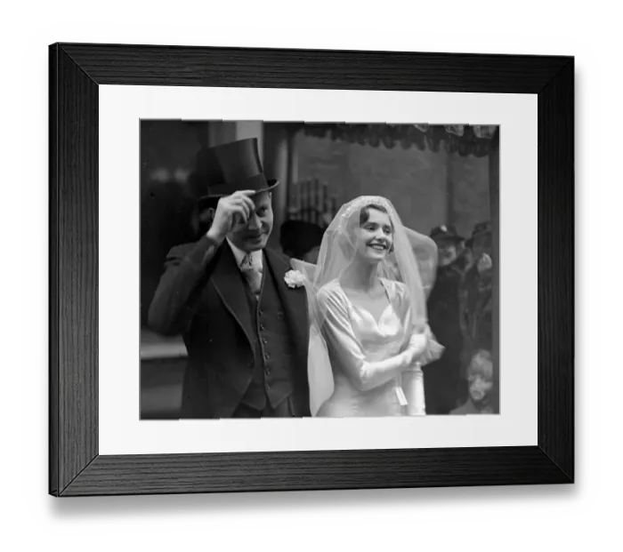 Framed Print : Wedding of Count John De Bendern and Lady Patricia Douglas at Brompton Oratory 27 Framed Print : Wedding of Count John De Bendern and Lady Patricia Douglas at Brompton Oratory 27