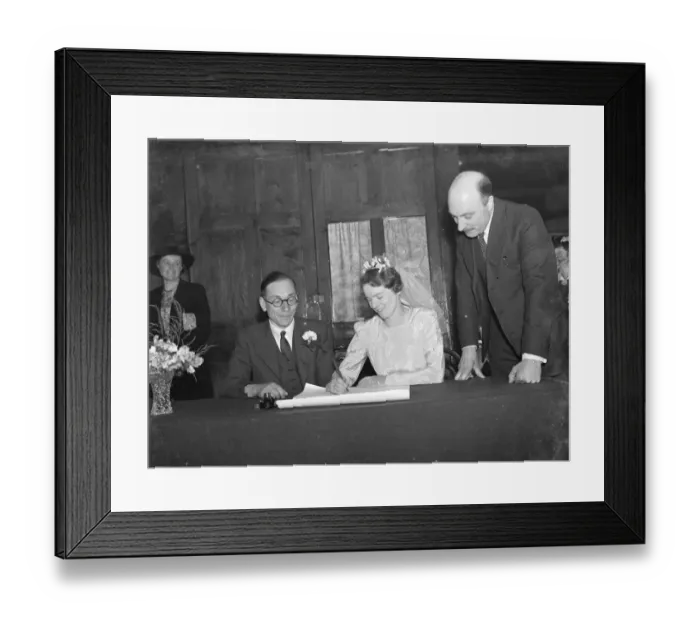 Framed Print : The quaker wedding of Miss Grace M Marshall and Mr Alfred Lucker in Dartford, Kent Framed Print : The quaker wedding of Miss Grace M Marshall and Mr Alfred Lucker in Dartford, Kent
