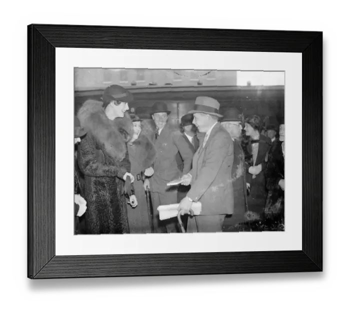 Framed Print : Duke of Norfolk leaves London for India. He was supposed to have been in charge Framed Print : Duke of Norfolk leaves London for India. He was supposed to have been in charge