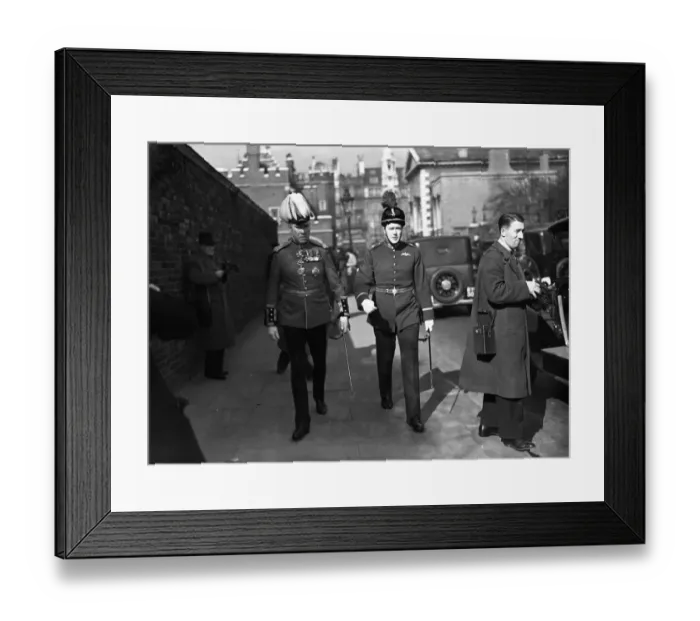 Framed Print : Arriving at the levee at St Jamess Palace, London; Lieutenant General Sir Robert Framed Print : Arriving at the levee at St Jamess Palace, London; Lieutenant General Sir Robert