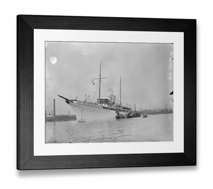 Framed Print : Preparing £300, 000 luxury yacht in Southampton for Kings holiday cruise. Chartered Framed Print : Preparing £300, 000 luxury yacht in Southampton for Kings holiday cruise. Chartered