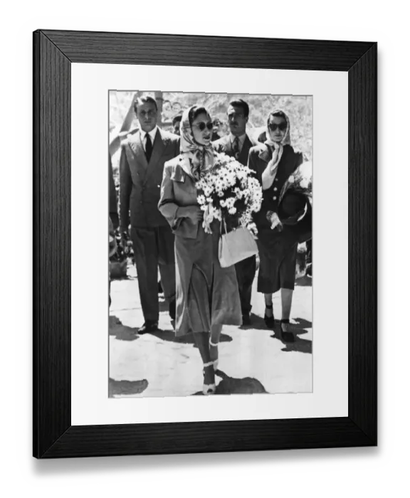 Framed Print : Princess Margaret on the Isle of Capri 24th April 1949 Framed Print : Princess Margaret on the Isle of Capri 24th April 1949