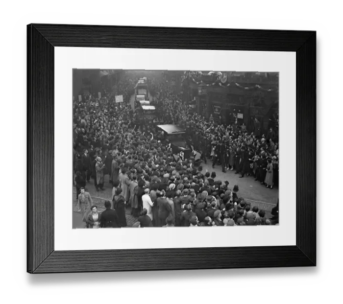 Framed Print : Police force way for Royal car in Hoxton. The day after their Coronation, the King Framed Print : Police force way for Royal car in Hoxton. The day after their Coronation, the King