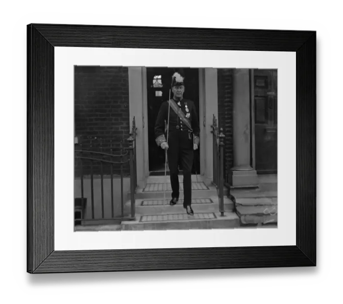 Framed Print : Sir George Penny, Treasurer of the Kings Household, leaving for the House of Framed Print : Sir George Penny, Treasurer of the Kings Household, leaving for the House of