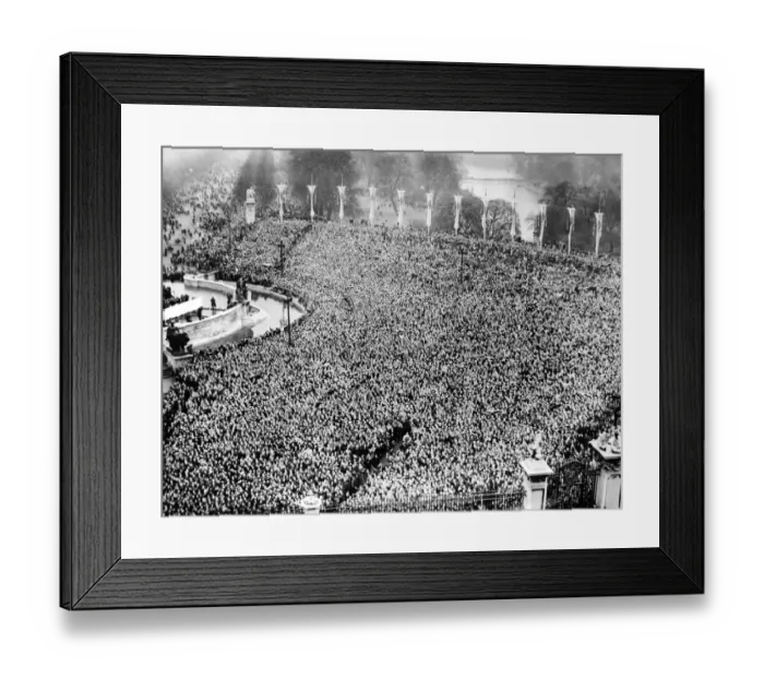 Framed Print : Royal Wedding. H. R. H Princess Elizabeth and Duke of Edinburgh. View from the top Framed Print : Royal Wedding. H. R. H Princess Elizabeth and Duke of Edinburgh. View from the top