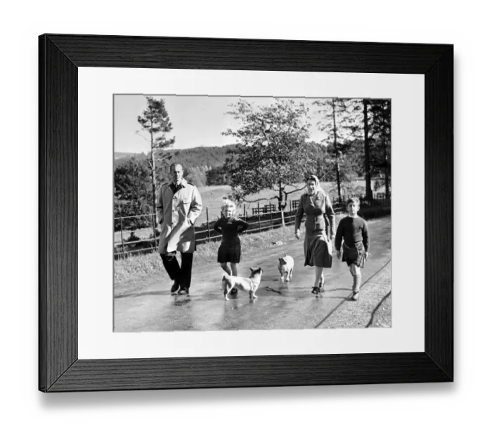 Framed Print : Royal family take a stroll. Queen Elizabeth, the Duke of Edinburgh and their two