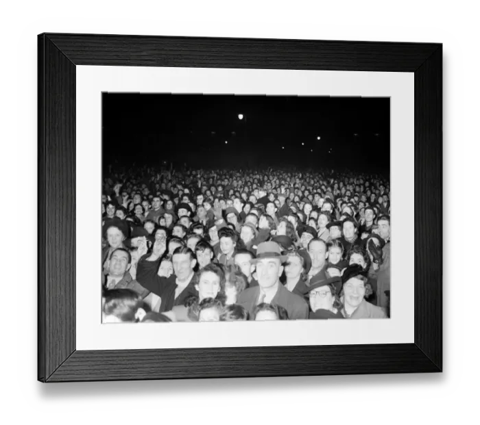 Framed Print : Royal Wedding. H. R. H Princess Elizabeth and Duke of Edinburgh. The enthusiastic Framed Print : Royal Wedding. H. R. H Princess Elizabeth and Duke of Edinburgh. The enthusiastic