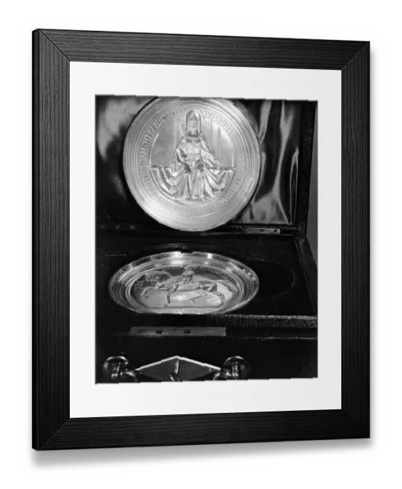 Framed Print : The new Great Seal of England for the reign of George VI The seals are engraved Framed Print : The new Great Seal of England for the reign of George VI The seals are engraved