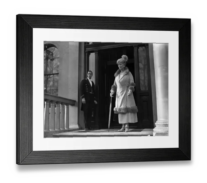 Framed Print : Queen Mary leaving the home in Belgrave Square of the Duke and Duchess of Kent for Framed Print : Queen Mary leaving the home in Belgrave Square of the Duke and Duchess of Kent for