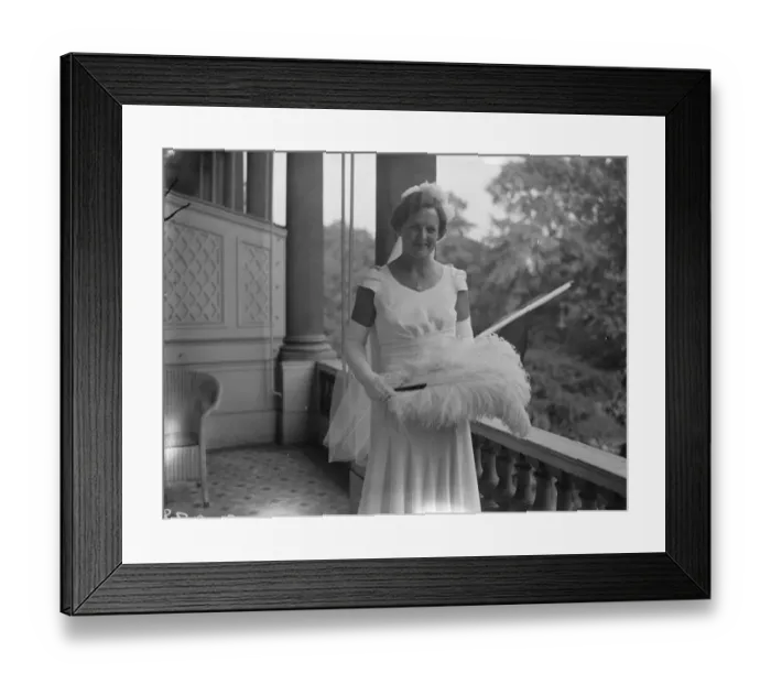 Framed Print : Betty Nuthall presented at Court. Betty Nuthall, the tennis player who is to take