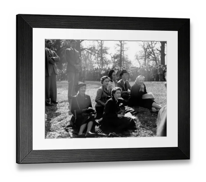 Framed Print : Royal group at Badminton Horse Trials, 1953 Framed Print : Royal group at Badminton Horse Trials, 1953