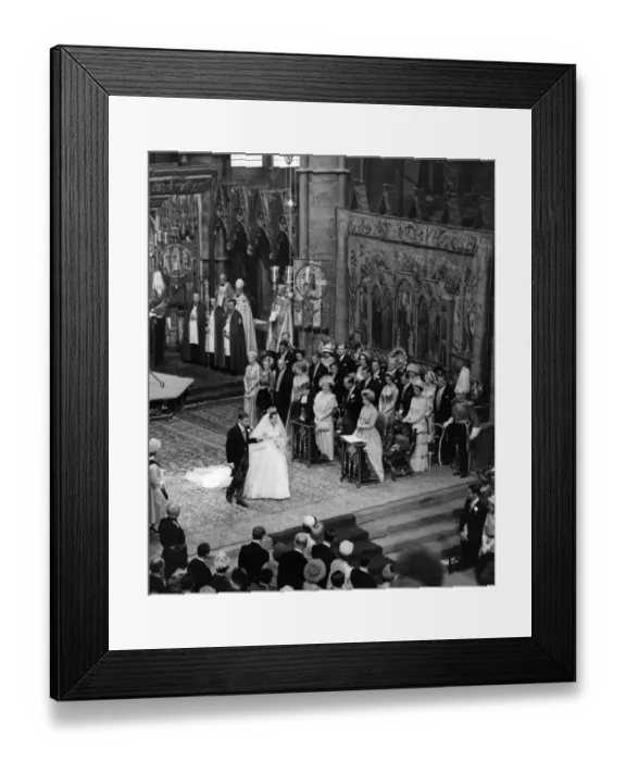 Framed Print : Princess Margaret and her new husband, Antony Armstrong - Jones, walk hand in hand Framed Print : Princess Margaret and her new husband, Antony Armstrong - Jones, walk hand in hand