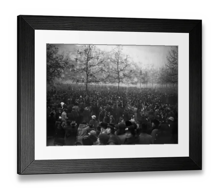 Framed Print : Wedding of the Duke of Kent and Princess Marina. Huge crowds collected everywhere Framed Print : Wedding of the Duke of Kent and Princess Marina. Huge crowds collected everywhere