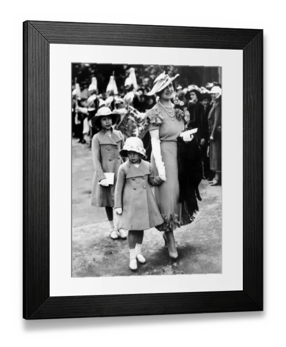 Framed Print : The Queen (as Duchess of York) and her two daughters at the Elphinstone wedding 1936 Framed Print : The Queen (as Duchess of York) and her two daughters at the Elphinstone wedding 1936