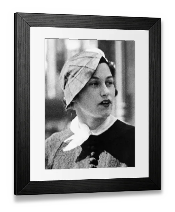 Framed Print : Faith Whitney - who is to be presented at the Royal Court in Buckingham Palace. 7  /  5  /  1934