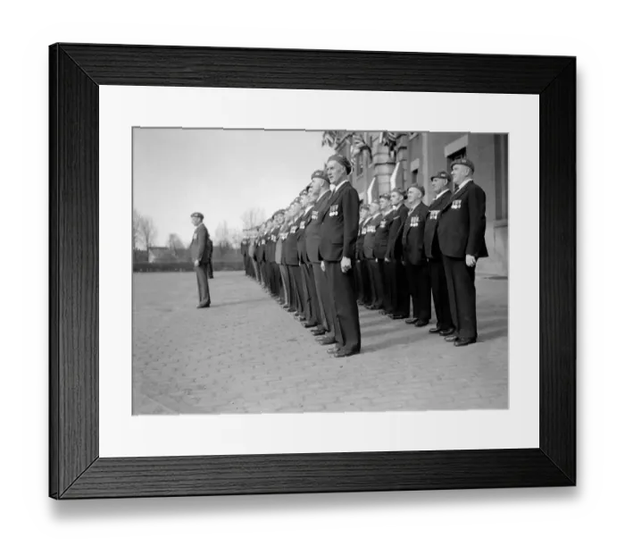 Framed Print : The Royal tour of Canada and the USA by King George VI and Queen Elizabeth, 1939 Canadian Framed Print : The Royal tour of Canada and the USA by King George VI and Queen Elizabeth, 1939 Canadian